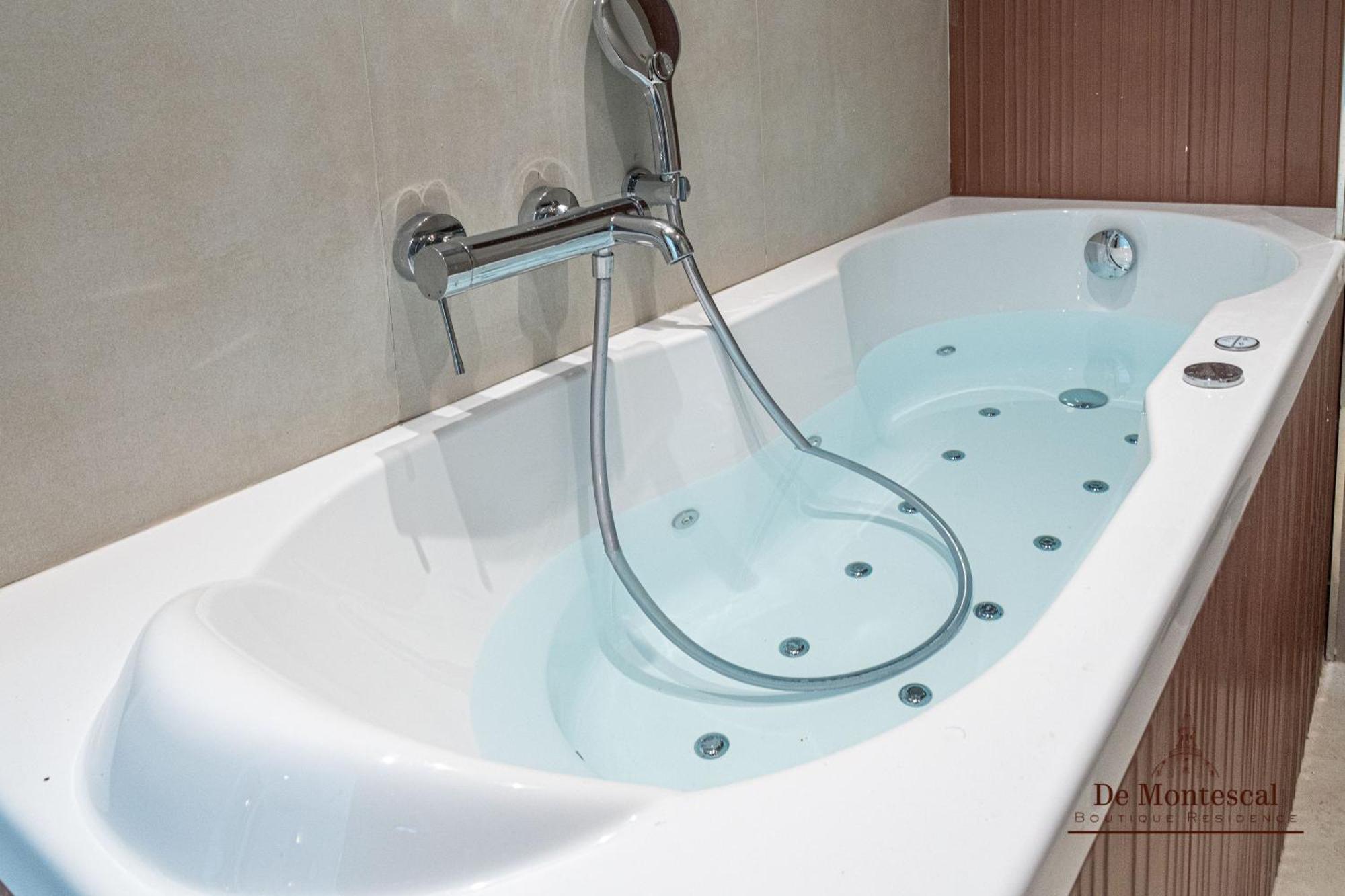 De Montescal - Hot Tub And Ac Cosy Apartment A Prime Location 40M2 Parigi Esterno foto