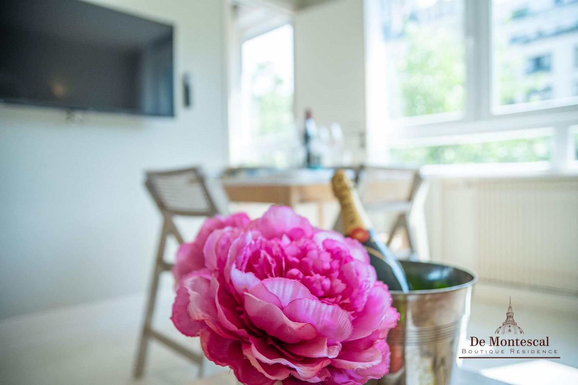 De Montescal - Hot Tub And Ac Cosy Apartment A Prime Location 40M2 Parigi Esterno foto