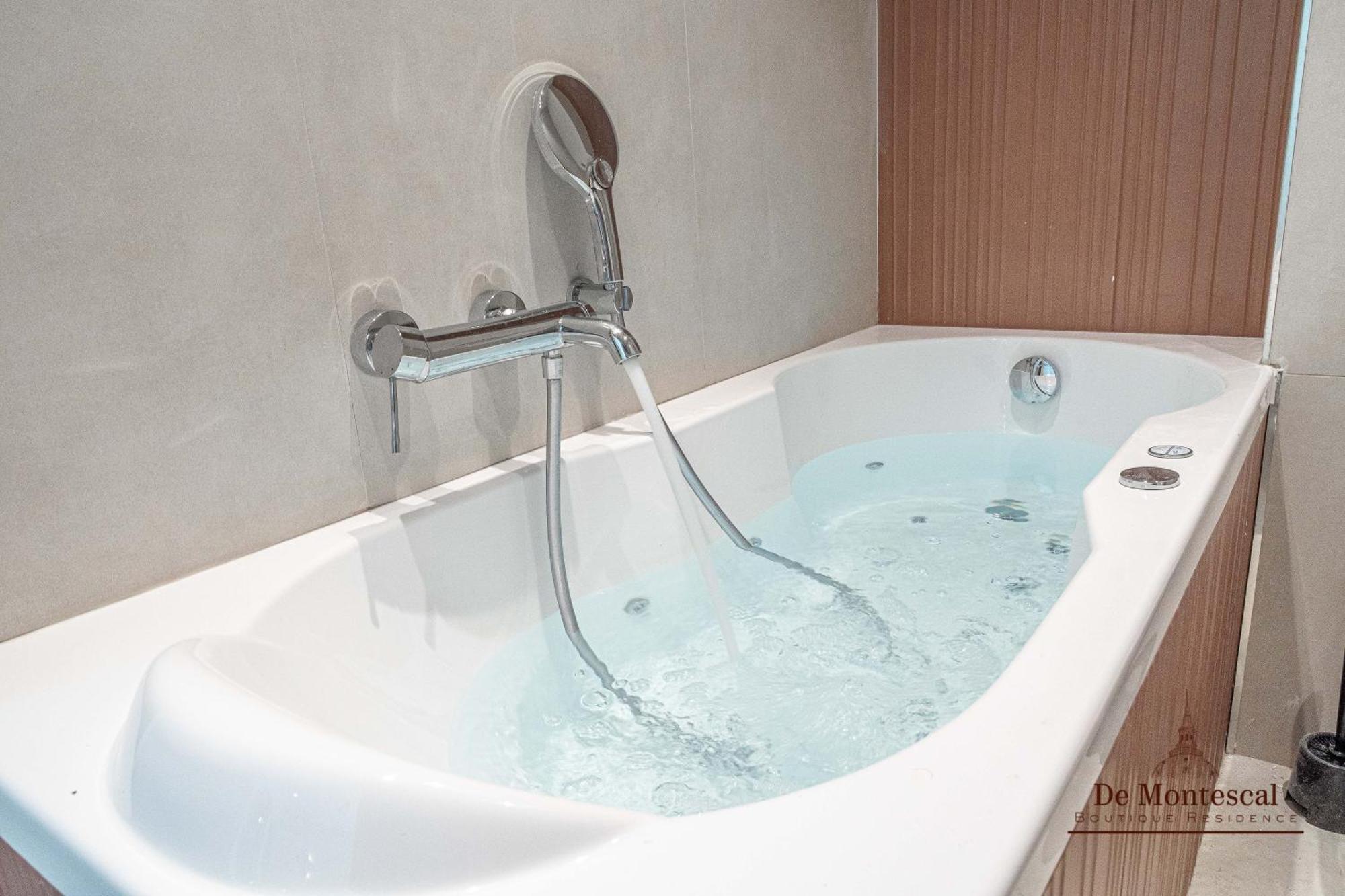 De Montescal - Hot Tub And Ac Cosy Apartment A Prime Location 40M2 Parigi Esterno foto