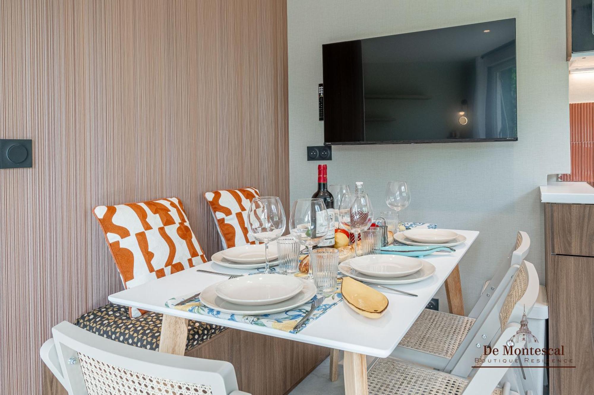 De Montescal - Hot Tub And Ac Cosy Apartment A Prime Location 40M2 Parigi Esterno foto