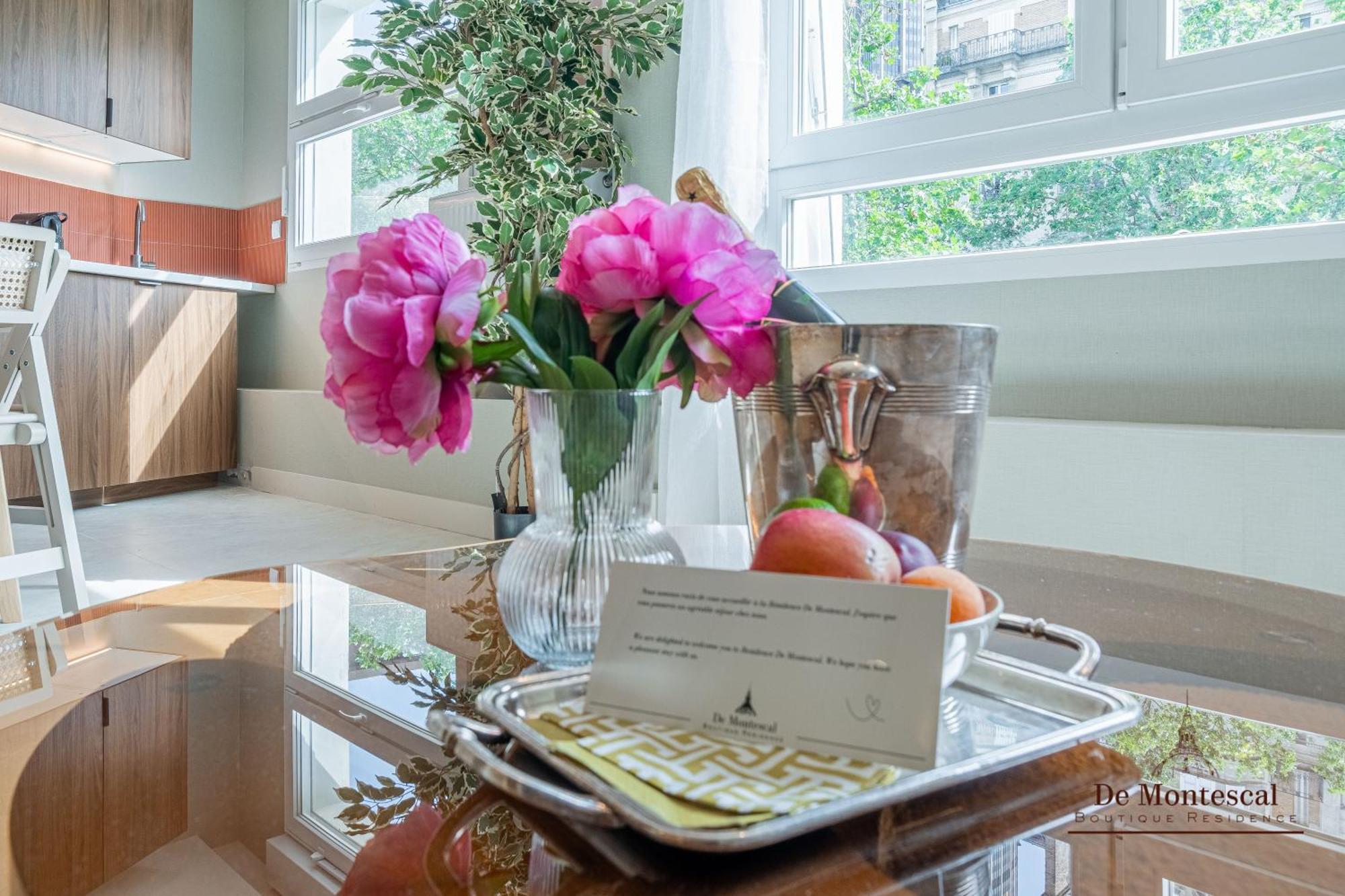 De Montescal - Hot Tub And Ac Cosy Apartment A Prime Location 40M2 Parigi Esterno foto