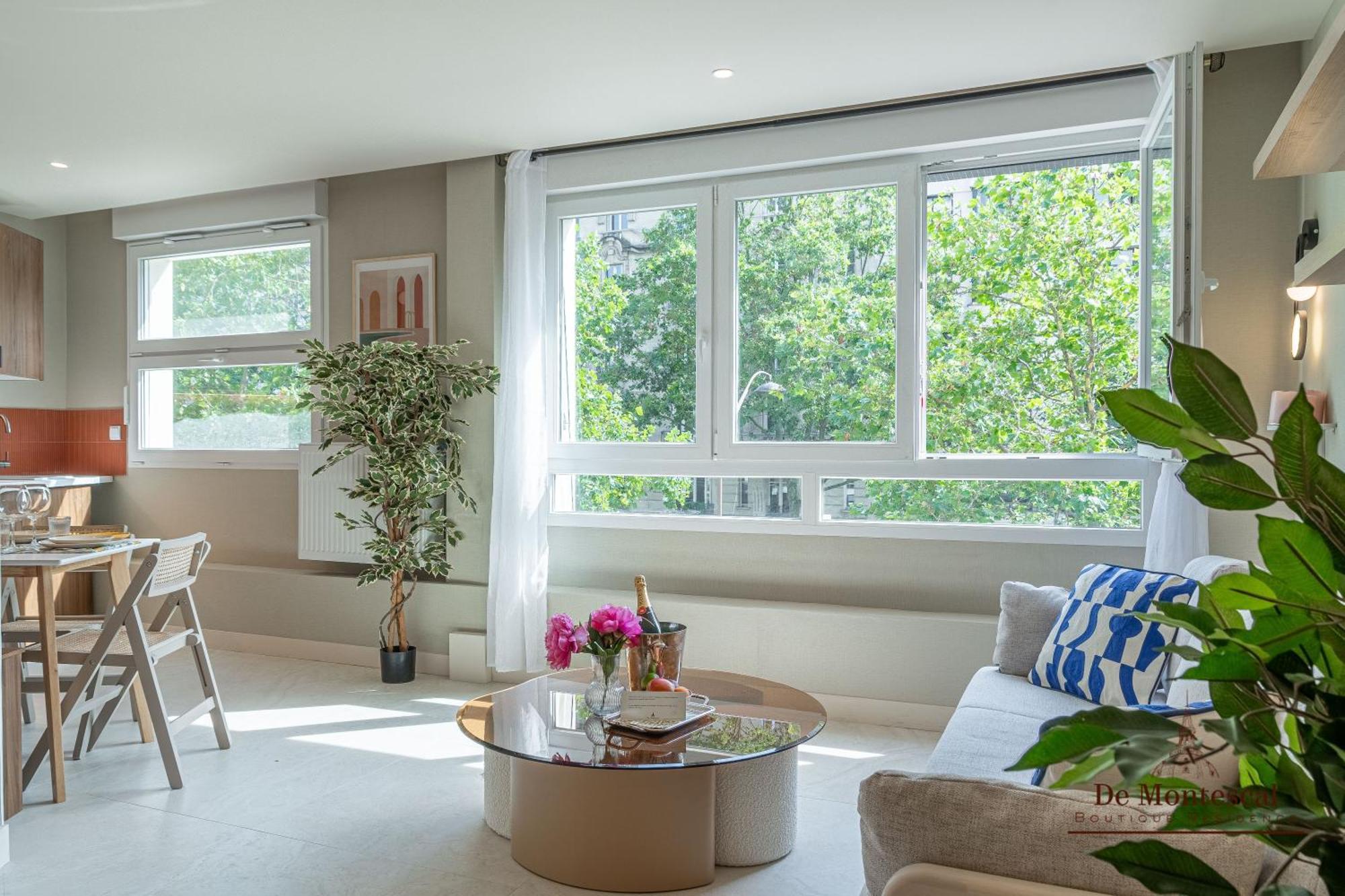 De Montescal - Hot Tub And Ac Cosy Apartment A Prime Location 40M2 Parigi Esterno foto