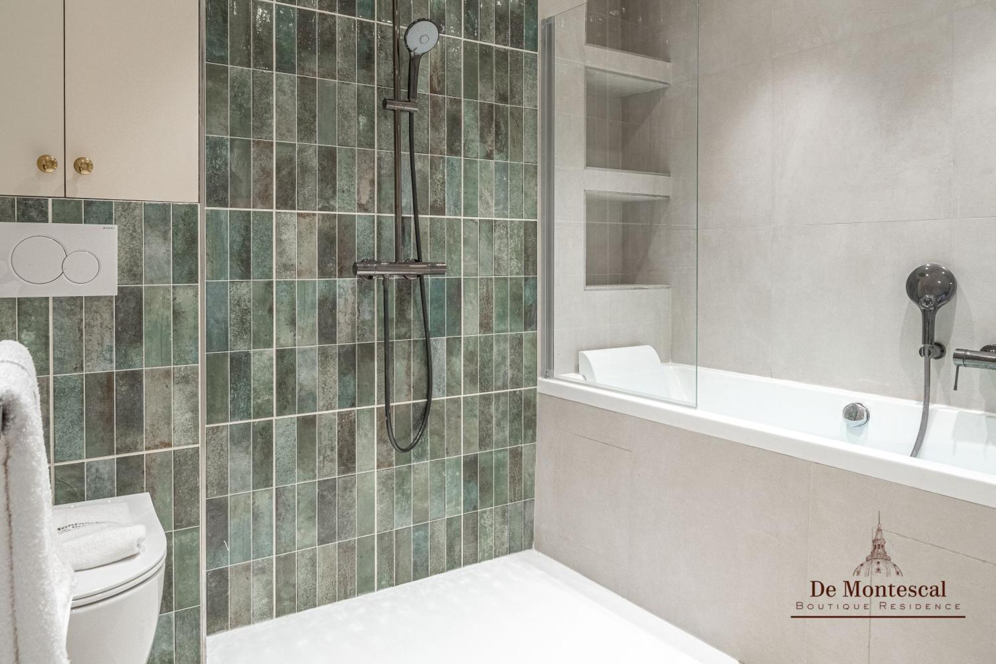 De Montescal - Hot Tub And Ac Cosy Apartment A Prime Location 40M2 Parigi Esterno foto