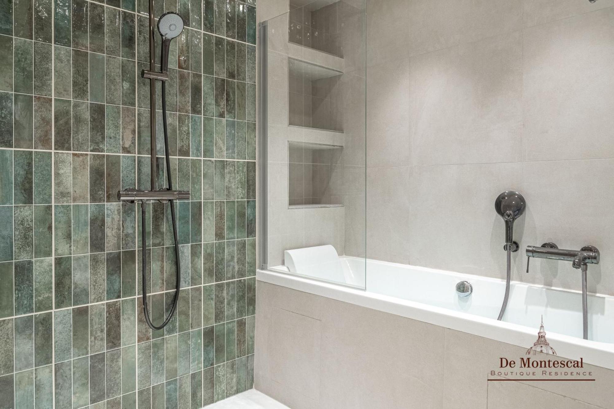 De Montescal - Hot Tub And Ac Cosy Apartment A Prime Location 40M2 Parigi Esterno foto